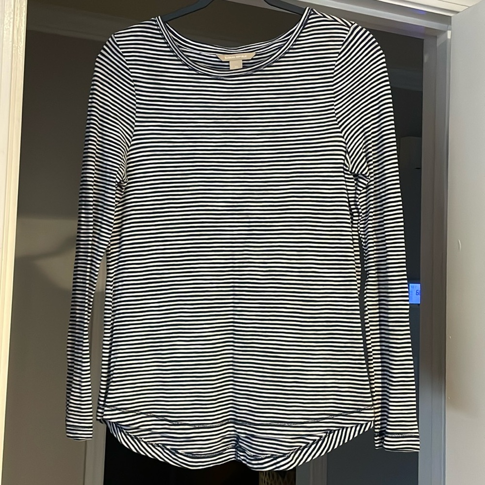 Banana Republic • XS • Navy & White